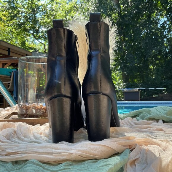 Women's Black Heel Ankle Boots - Picture 7 of 9